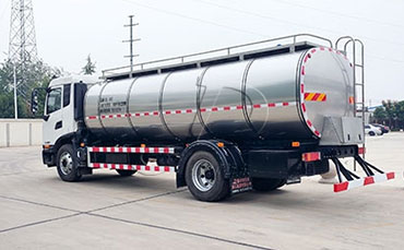 牛奶冷罐車,保溫運(yùn)奶車,裝鮮牛奶的曹罐車